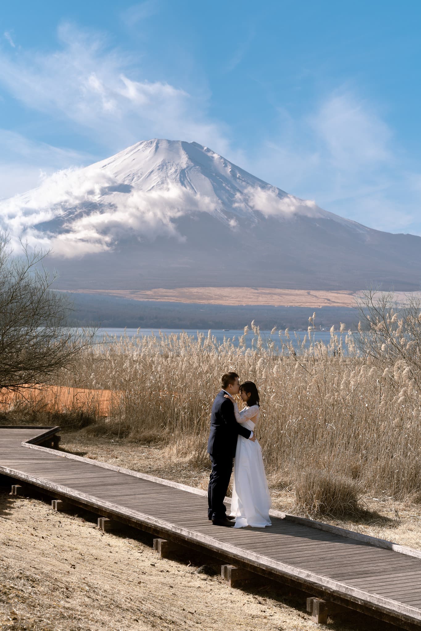 mt-fuji-romantic-couple-photography-guide
